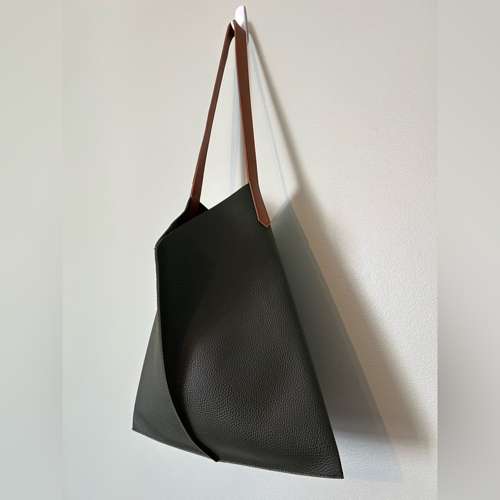 Green vegan leather and suede tote bag